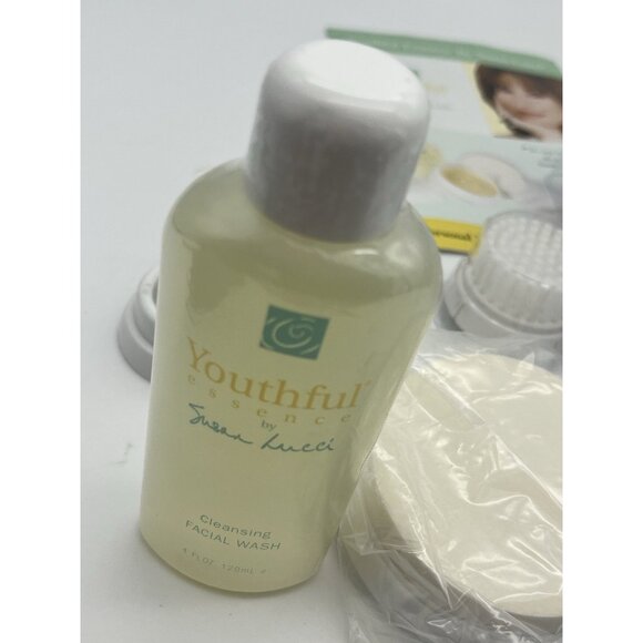 Youthful Essence Susan Lucci Personal Microdermabrasion Tool Set NEW - Picture 5 of 6